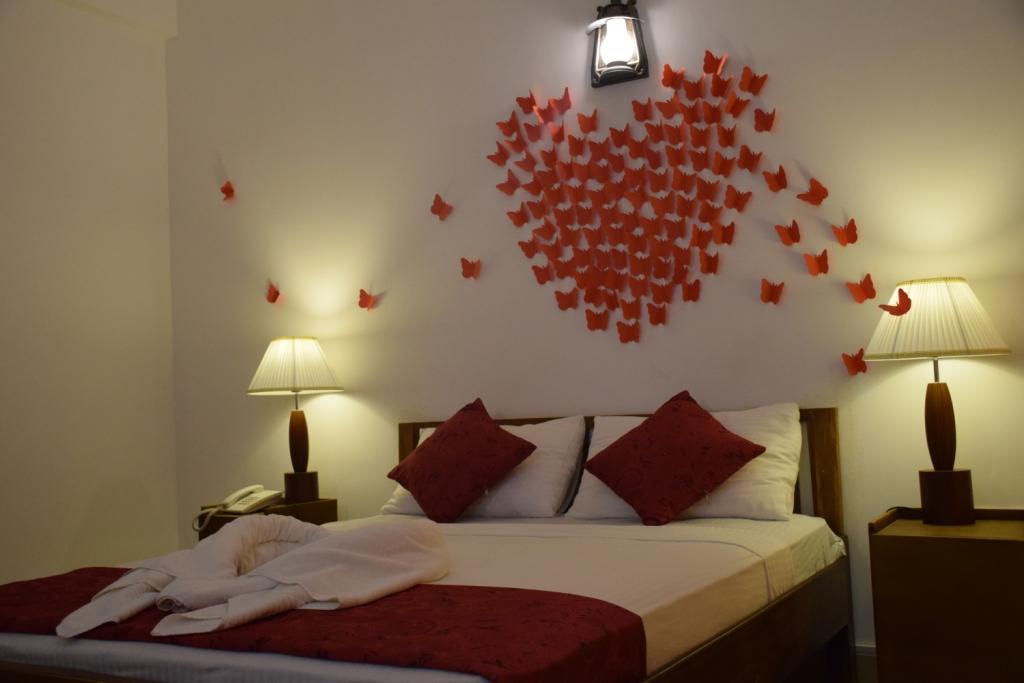 Saketha Beach Hotel Negombo Room photo
