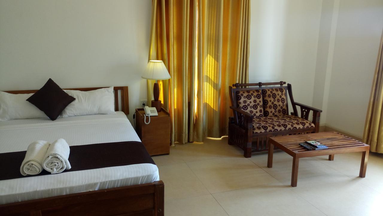 Saketha Beach Hotel Negombo Exterior photo